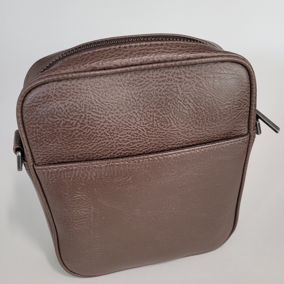 Matt & Nat Vegan Coen Mini Unisex Crossbody Bag in Chestnut Brown - Picture 4 of 11